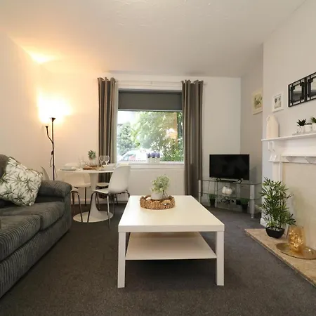 Signature - Glen Lee House *