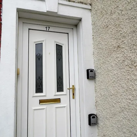 Signature - Glen Lee House Apartment *