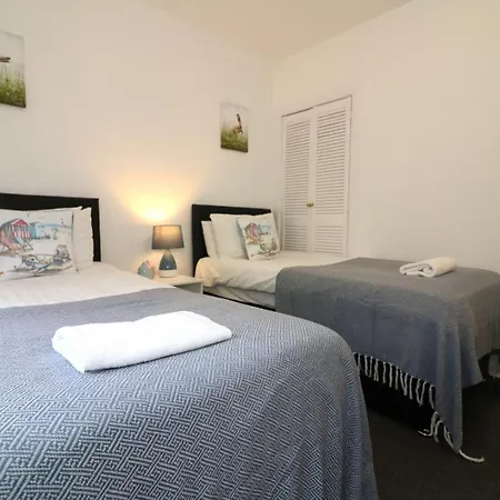 Signature - Glen Lee House Apartment Glasgow