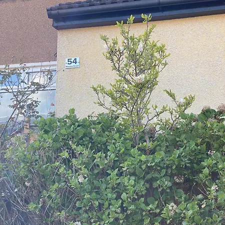 Stunning 3 Bedroom House With 2 Bathrooms بيت للعطل غلاسغو