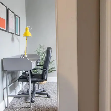 Apartament West End Cosy Pop Of Colour - Pass The Keys