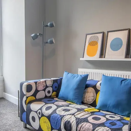 Pass The Keys West End Cosy Pop Of Colour *