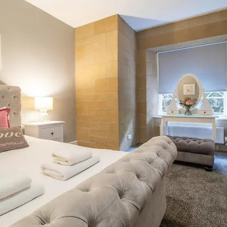 Private Garden West End With Parking - Pass The Keys * Глазго