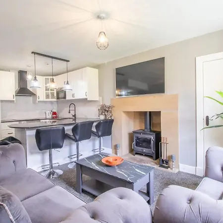 Private Garden West End With Parking - Pass The Keys * Глазго