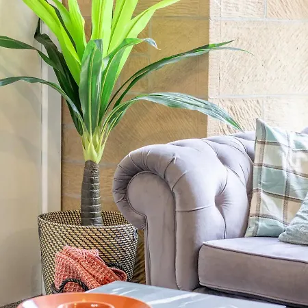 Апартаменты Private Garden West End With Parking - Pass The Keys