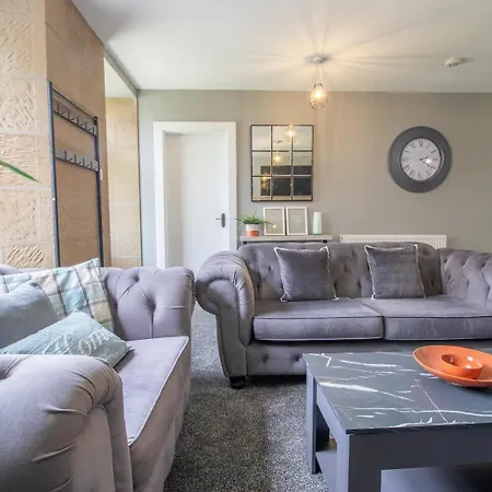 Private Garden West End With Parking - Pass The Keys * Глазго