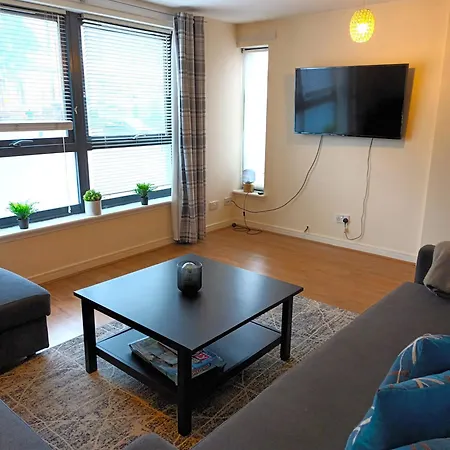 Fabulous 2 Bed 10 Mins From Centre