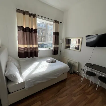 דירה Great Western Road With En גלאזגו