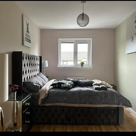 Beautiful House In Clydebank Glasgow