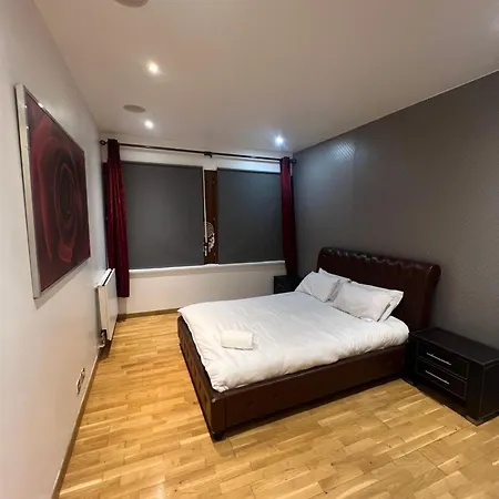 Centre - 2 Bed 公寓 *