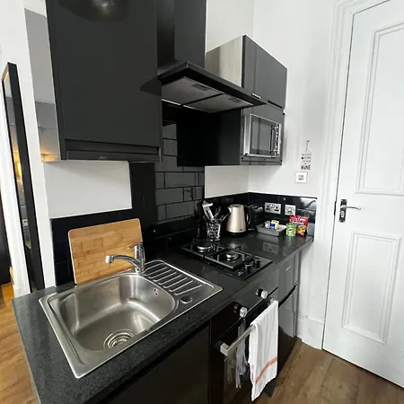 Amani - Centre Глазго