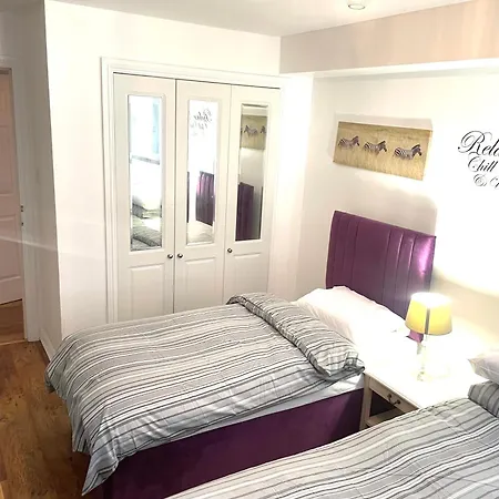 3 Bed ,2 Bedroom City Centre Apt 格拉斯哥