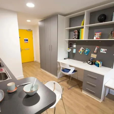 Foundry Courtyard In For Students Only * Glasgow