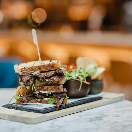 Hotel Radisson Blu Hotel, 4*