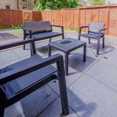 Modern 3 Bedroom In