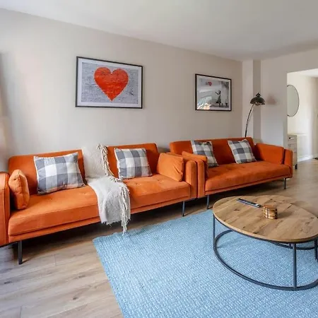Modern 3 Bedroom In