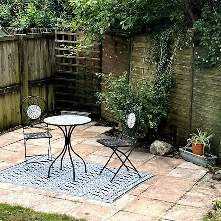 Semesterbostad House In Drymen Village With Free Local Health Club Access