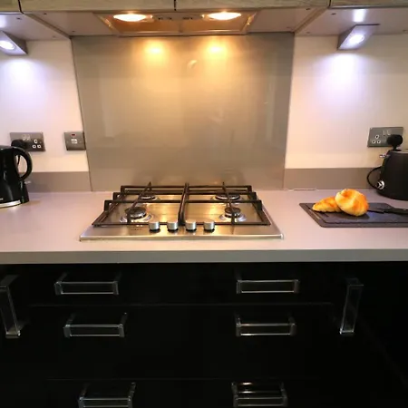 Signature - Oatlands House Glasgow