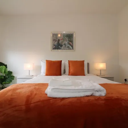 Signature - Oatlands House Apartmán