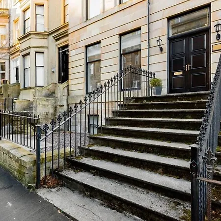 Incredible Contemporary Flat In Heart Of West End