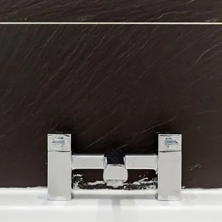 Incredible Contemporary Flat In Heart Of West End Апартаменты *