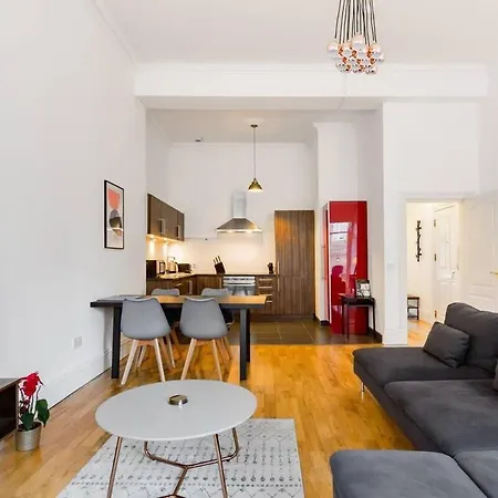 Incredible Contemporary Flat In Heart Of West End Апартаменты