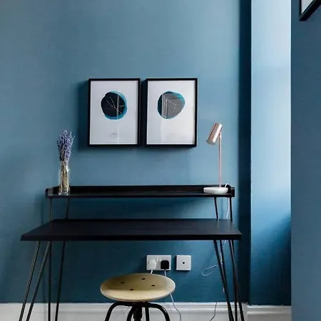 Incredible Contemporary Flat In Heart Of West End Апартаменты