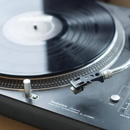 Beautiful 2 Bed Rose St Daire *