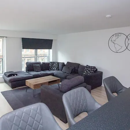 City Centre W Parking & Hyperoptic Wifi Apartman