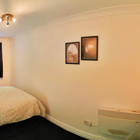 Apartament La Casita, Quarry - 2 Bedroom Entire With Free Parking Glasgow