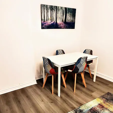 Apartament La Casita, Quarry - 2 Bedroom Entire With Free Parking
