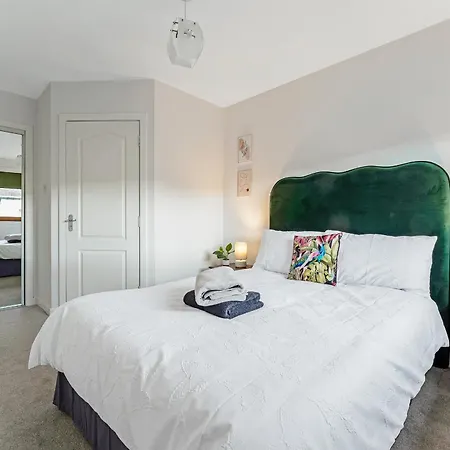 2bed East End Gem With Free Parking *