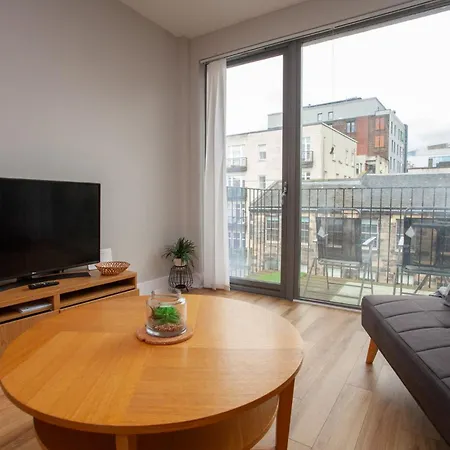 1 Bedroom Flat In The Heart Of Merchant Apartament *