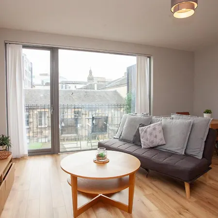 1 Bedroom Flat In The Heart Of Merchant *