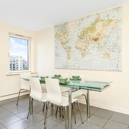 5 Bed Finnieston Skyhigh Duplex With Parking Glasgow