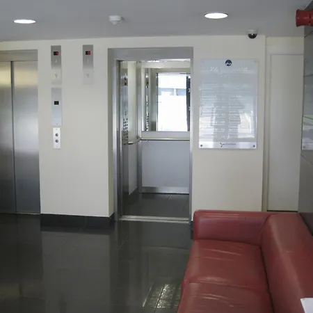 Harbour River West End Апартаменты *