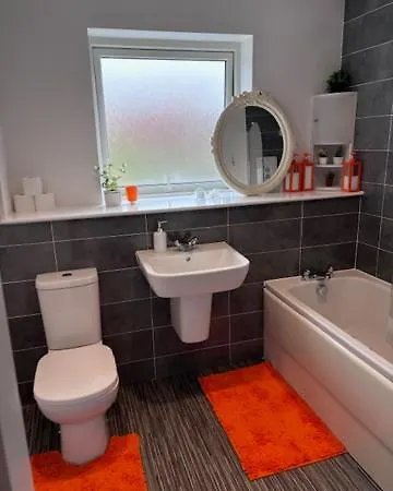 Radiant Homes 2 Bedrooms 2 Bathrooms Free Parking * 글라스고