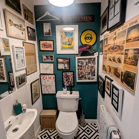 One The Mews غلاسغو