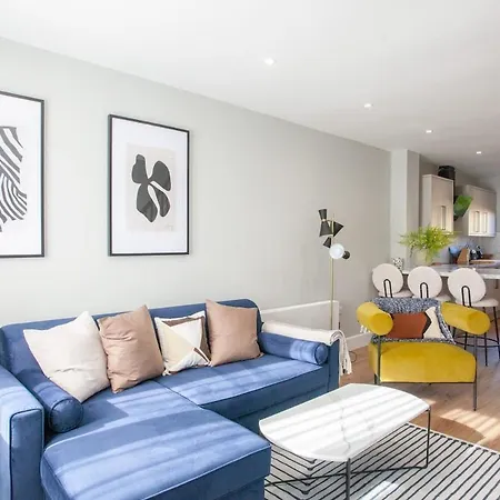 Stylish And Modern 2 Bed House * Glasgow