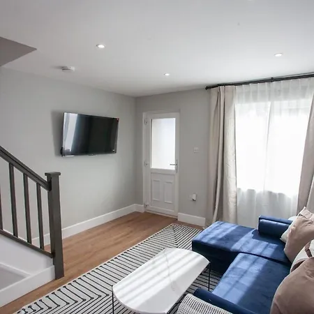 Ferienhaus Stylish And Modern 2 Bed House *