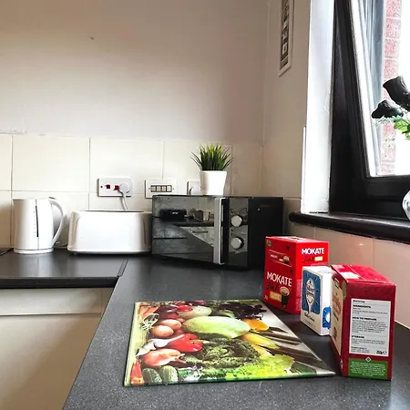 Cityview Retreat - 2-bed - Free Parking 아파트 *