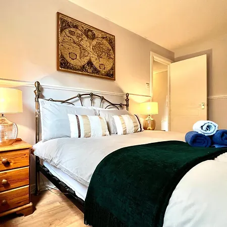 Cityview Retreat - 2-bed - Free Parking 아파트