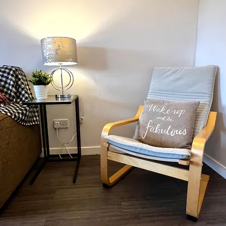 Cityview Retreat - 2-bed - Free Parking 아파트 *