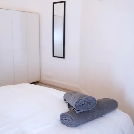 Recently Refurbished 2 Bedroom Apartment!