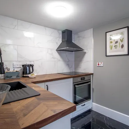 Apartment Dream With Loft West End - Pass The Keys *