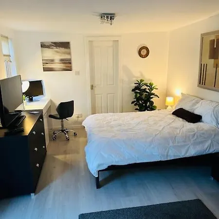 Entire Private 1 Bedroom - Guest In * 格拉斯哥