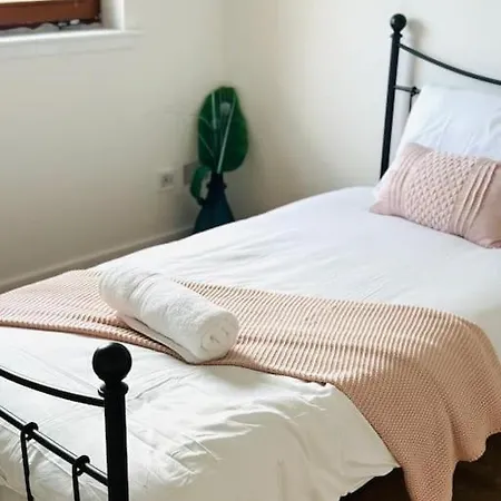 2 Bed Entire Upper Flat In *