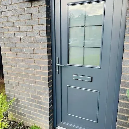 2 Bed Entire Upper Flat In Appartamento Glasgow