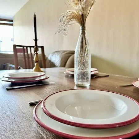 Two Bedroom Maisonette In The Heart Of The West End