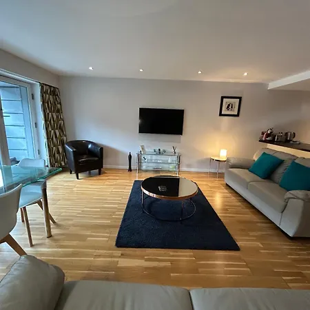 Tolbooth By Principal Apartment *